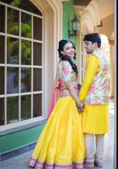attractive couple matching dresses 2