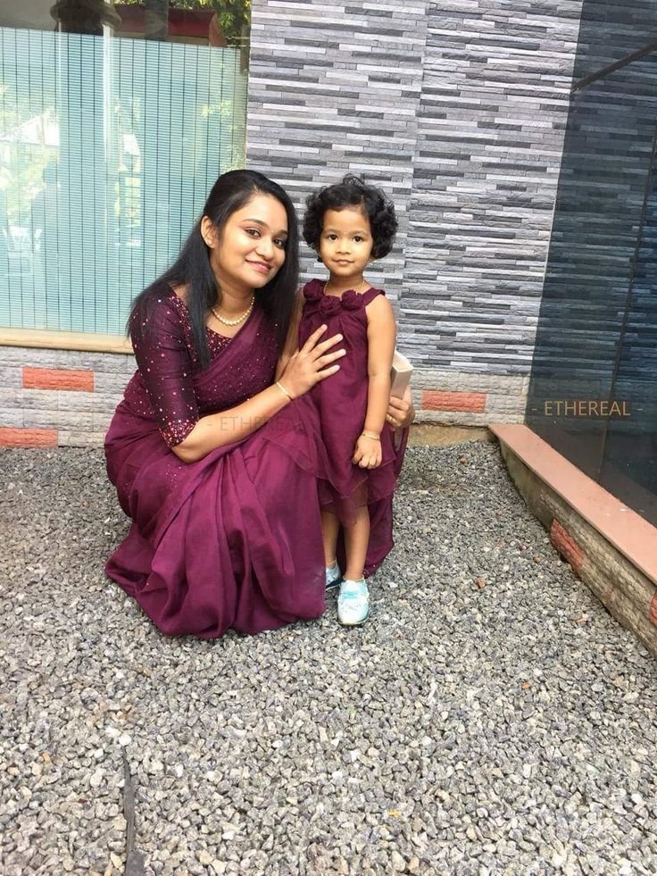 mother and daughter matching outfits 2