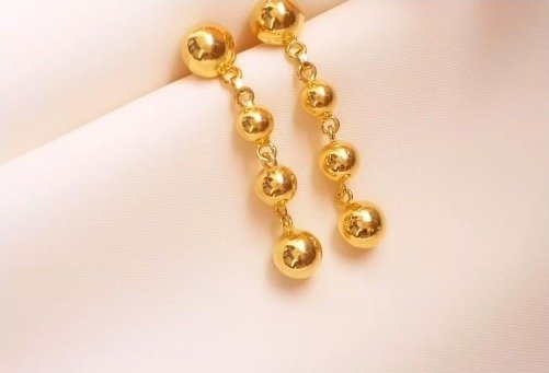 small gold earrings 17