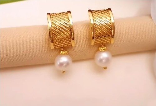 small gold earrings 20