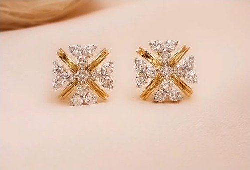 small gold earrings 22