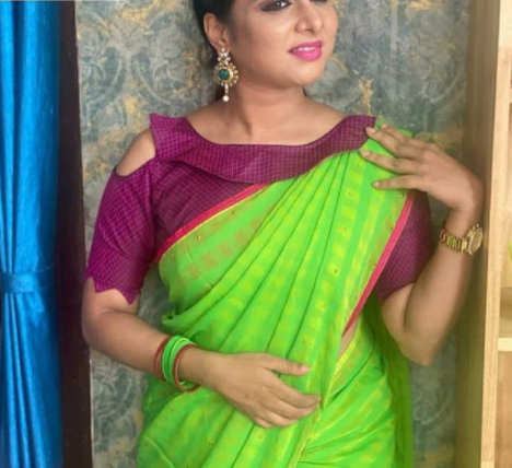 trending saree blouse designs 11