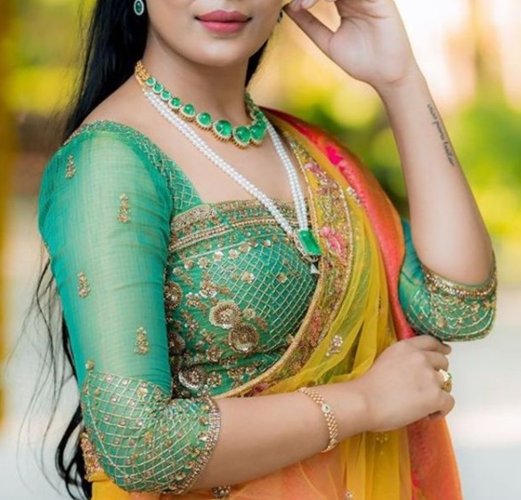 trending saree blouse designs 13