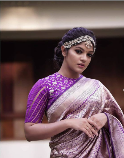 trending saree blouse designs 16