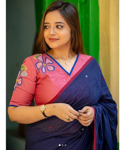 trending saree blouse designs 2