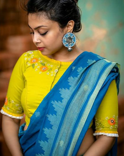 trending saree blouse designs 20