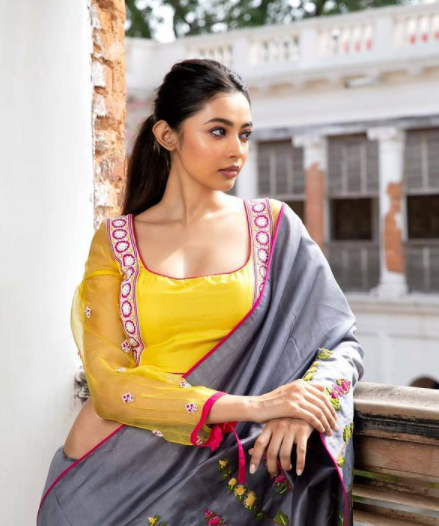 trending saree blouse designs 5
