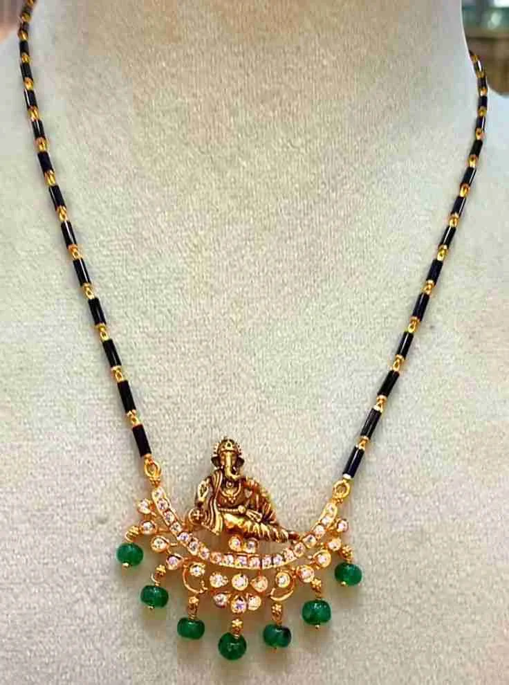 Black Beads Necklace Designs