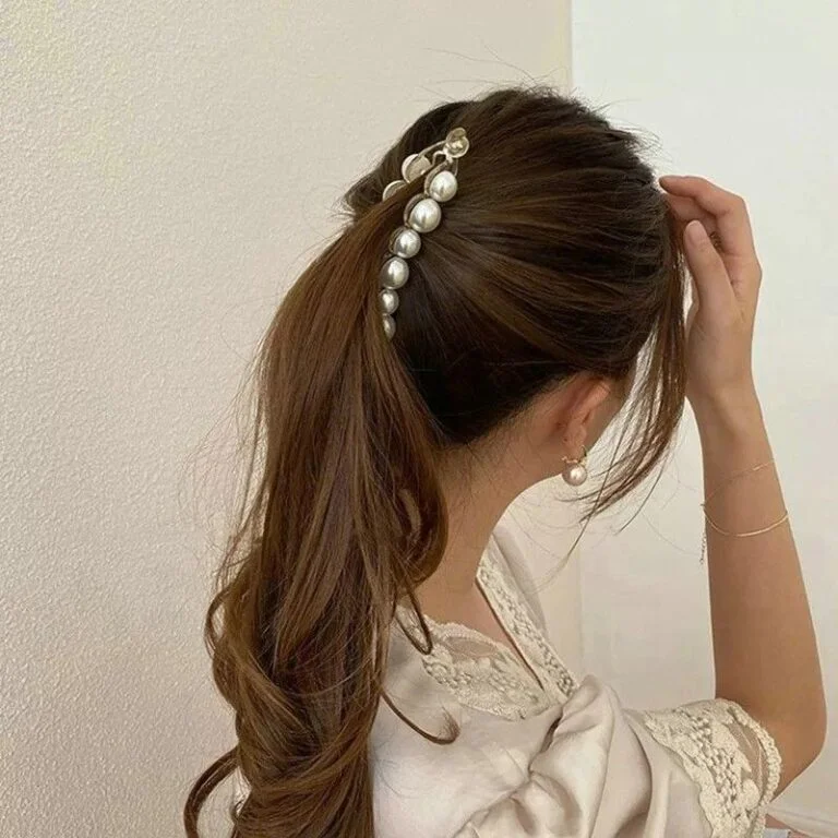 easy daily hairstyle for women