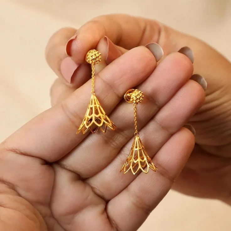 gold earrings