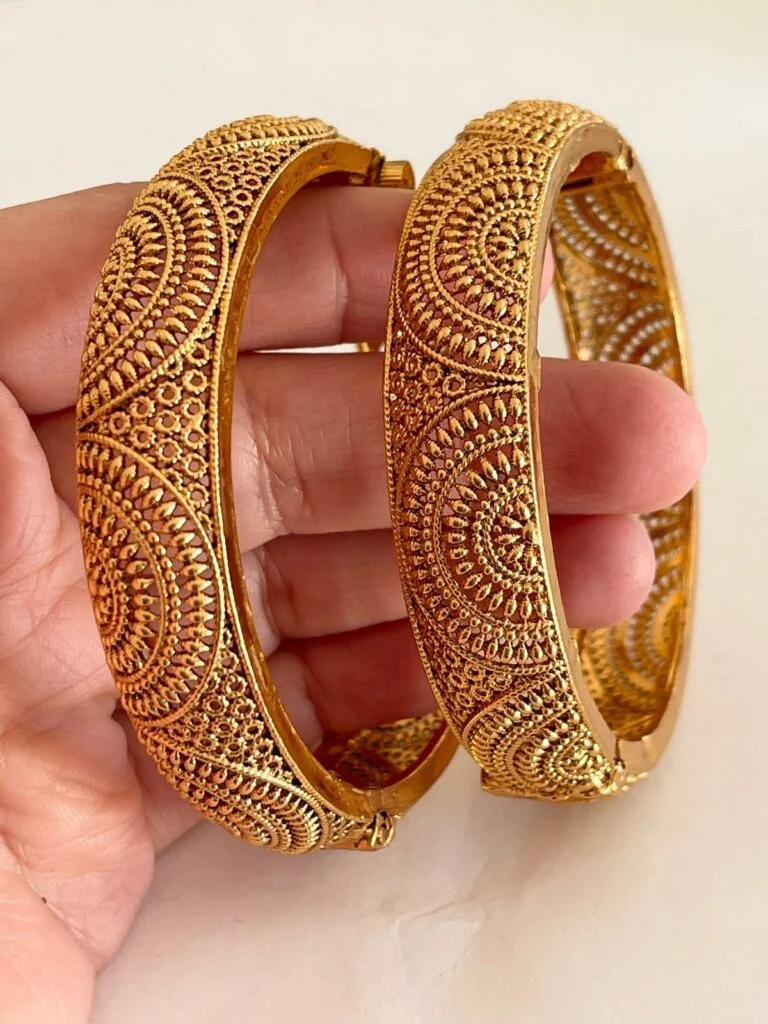 latest gold bangle designs