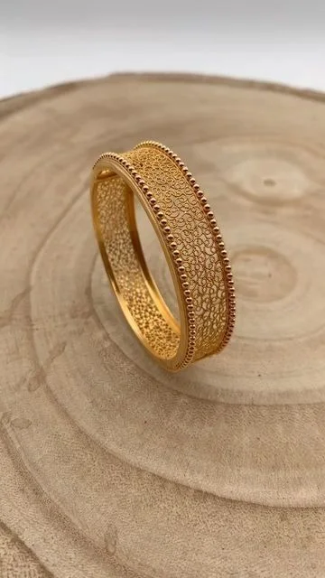 latest gold bangle designs