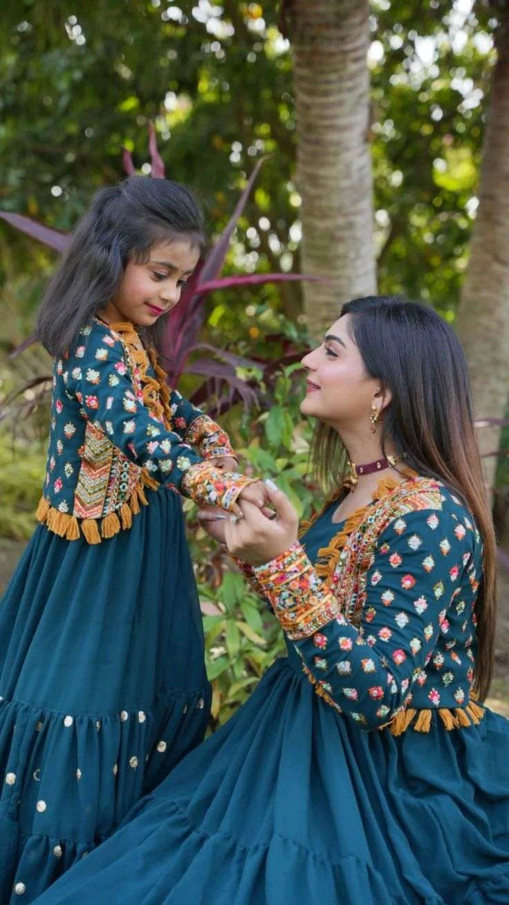 trendy mother-daughter dresses 