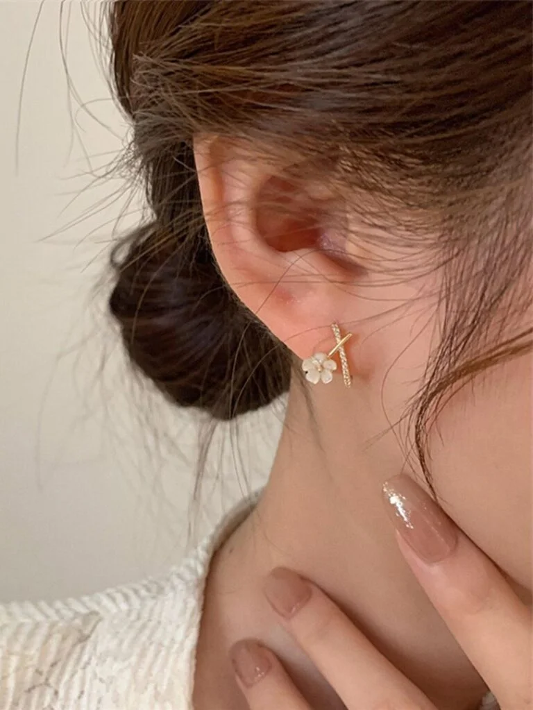 Best Gold Earrings Under $200 in USA