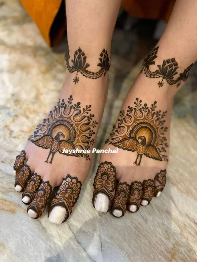 Top 8 Peacock Foot Mehndi Designs