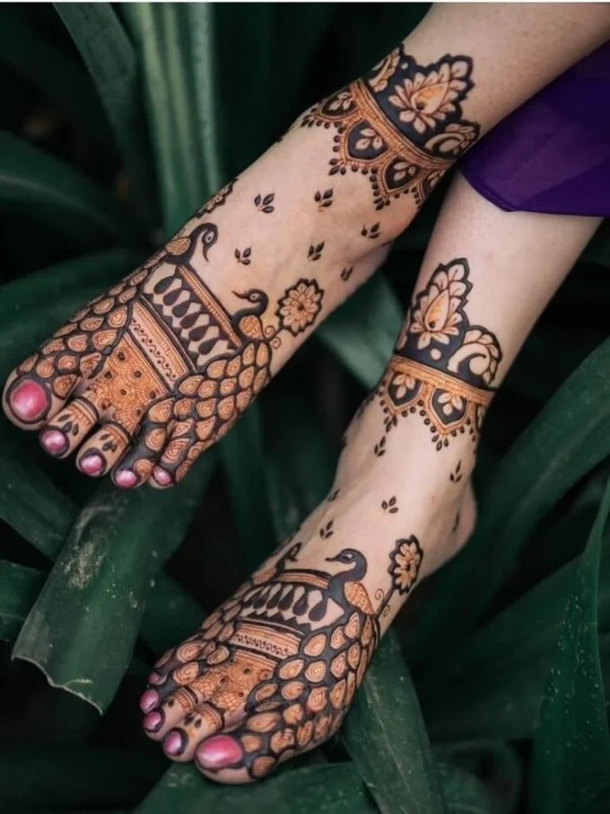 Top 8 Peacock Foot Mehndi Designs