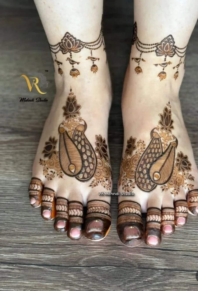Top 8 Peacock Foot Mehndi Designs